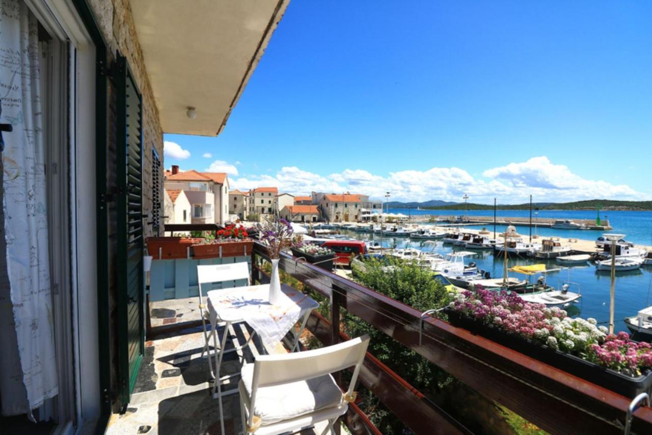 Apartmani Mikin Betina  Exterior photo